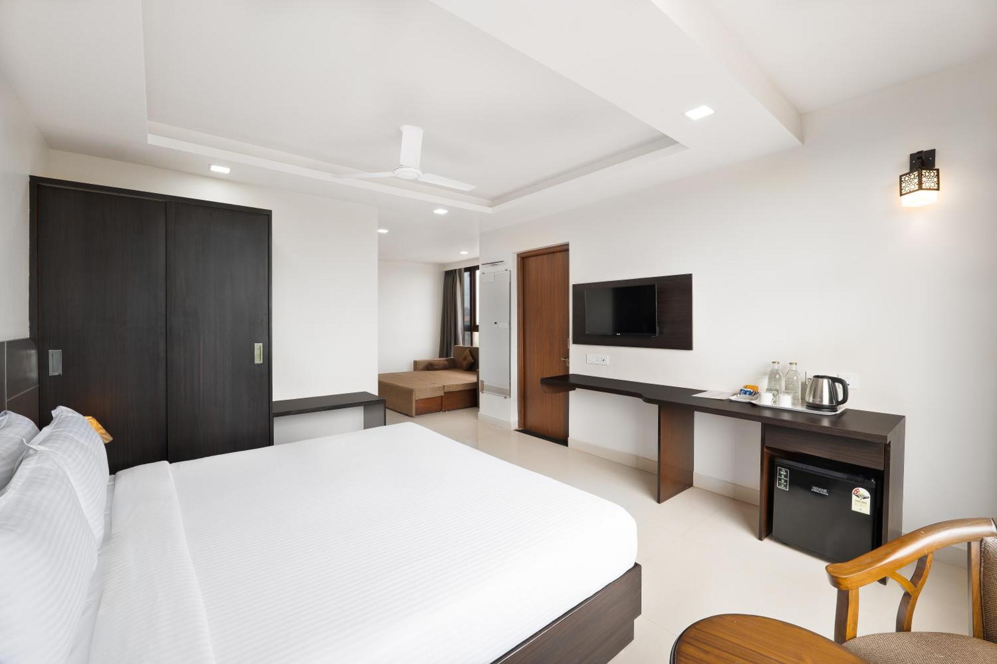 Bsg Porvorim Regency Hotel Goa エクステリア 写真